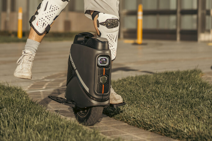 Inmotion V9 - Electric Unicycle 3